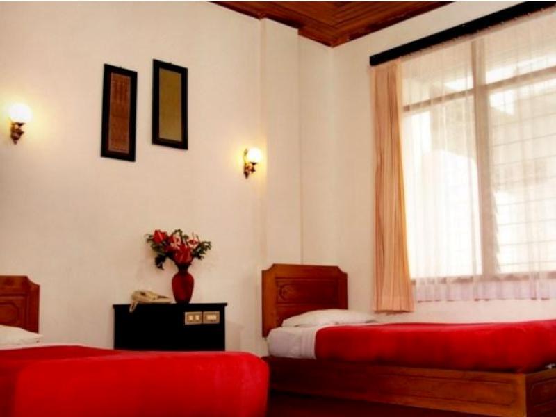 Ambun Suri Hotel Bukittinggi Exterior foto